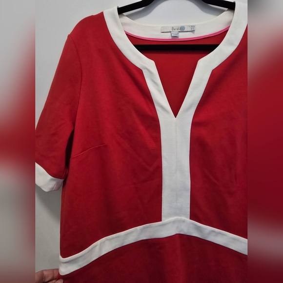 Elegant Red and White Dress - Picture 4 of 7